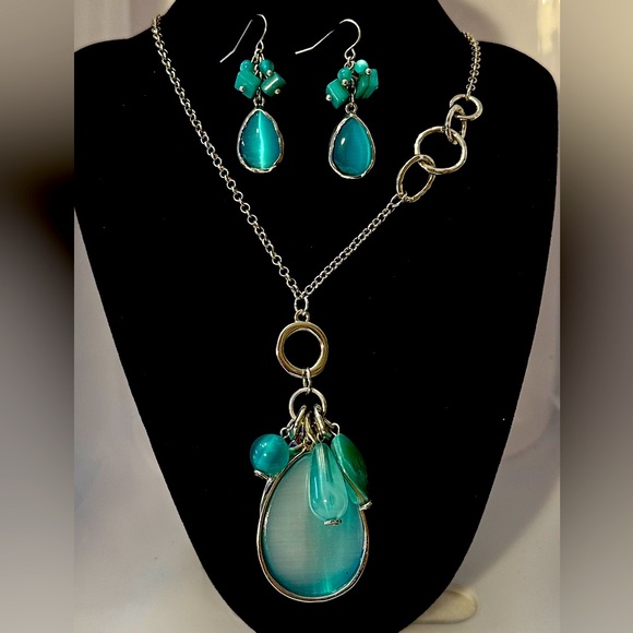 Long Turquoise Necklace with Matching Earrings - Christopher & Banks - Picture 1 of 2